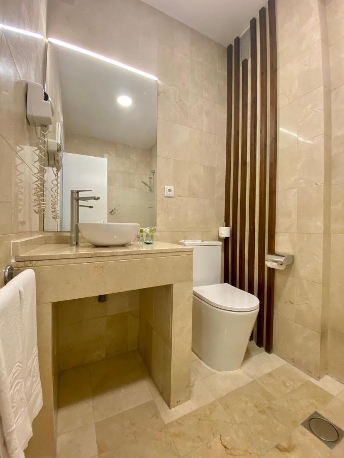 Single Room,1262966065:JPEG